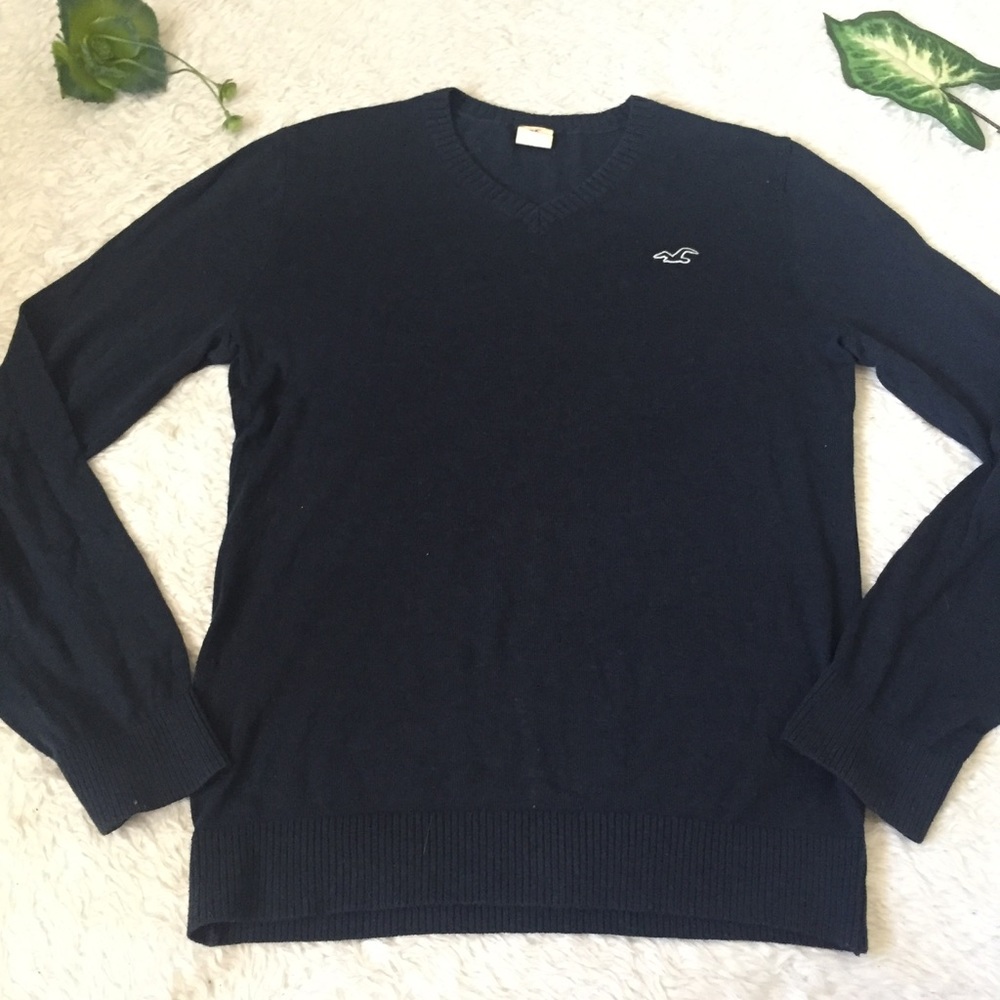 💙Hollister navy v neck sweater